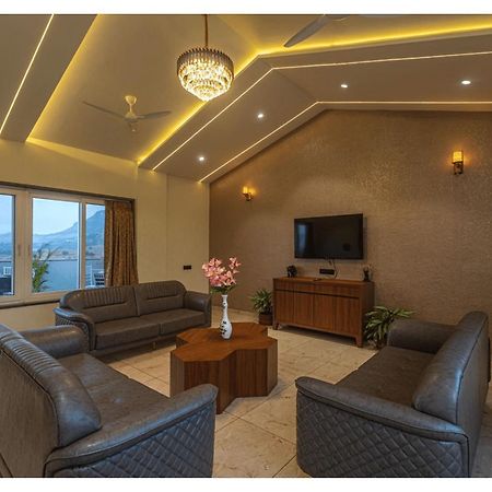 Mountain Glory 8Bhk By Tensorstays, Pool & Theater Игатпури Экстерьер фото