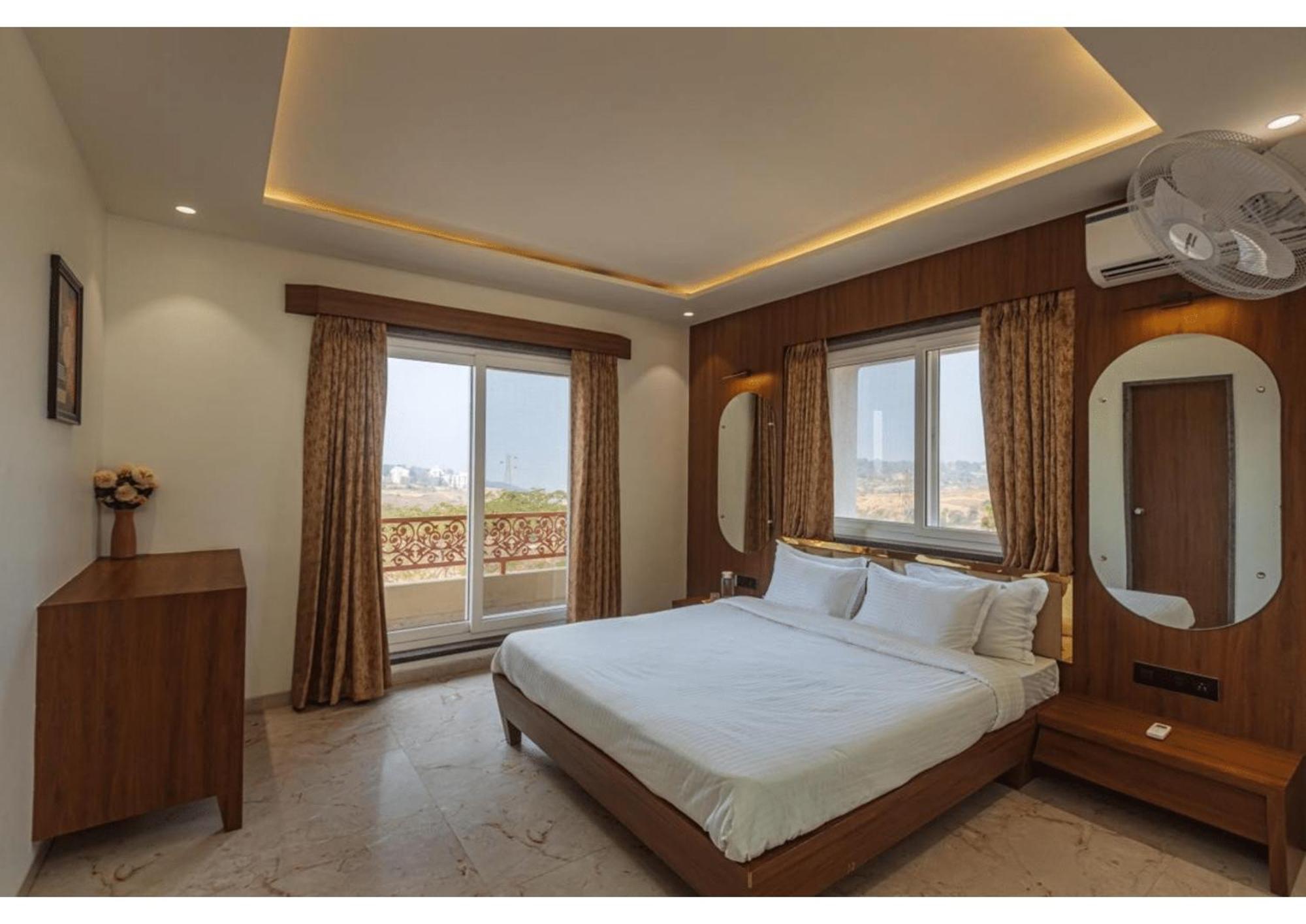 Mountain Glory 8Bhk By Tensorstays, Pool & Theater Игатпури Экстерьер фото